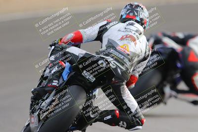 media/Dec-17-2022-SoCal Trackdays (Sat) [[224abd9271]]/Turn 10 Backside (120pm)/